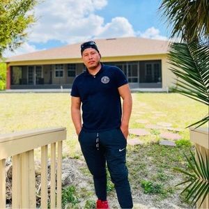 Meet your Posher, Emanuel mfe